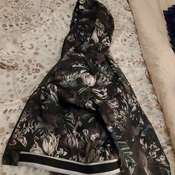 New Nike Jacket with floral print and hood - Picture 1 of 4